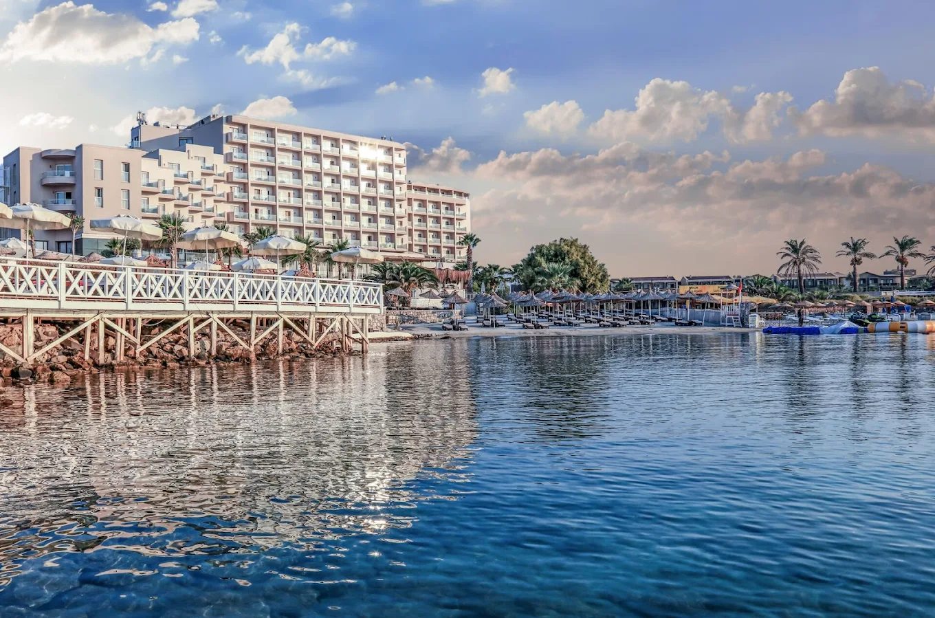 Seya Beach Hotel — Alaçatı, Türkiye